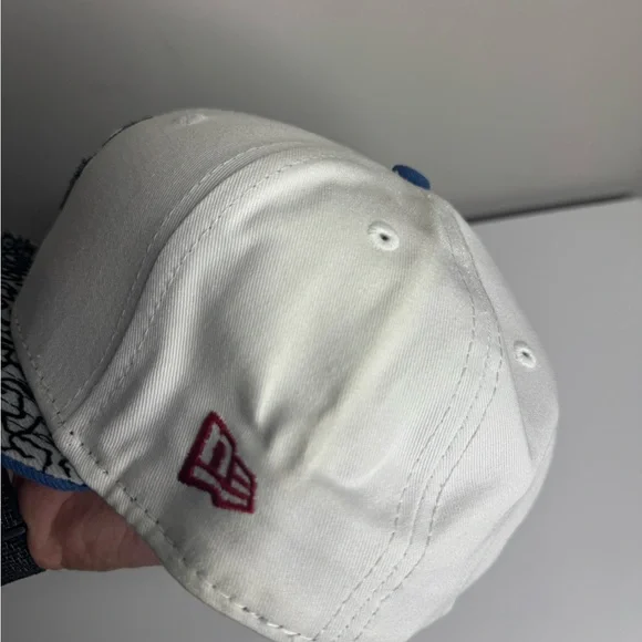 Chicago Bulls White & Blue Elephant Print Fitted New Era Hat Size 7 1/2 - Picture 8 of 8